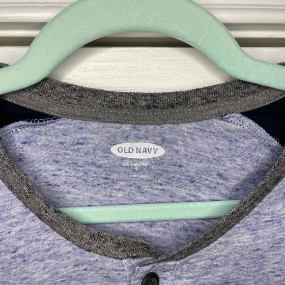 Old Navy Men’s Long Sleeve Shirt - Picture 2 of 3